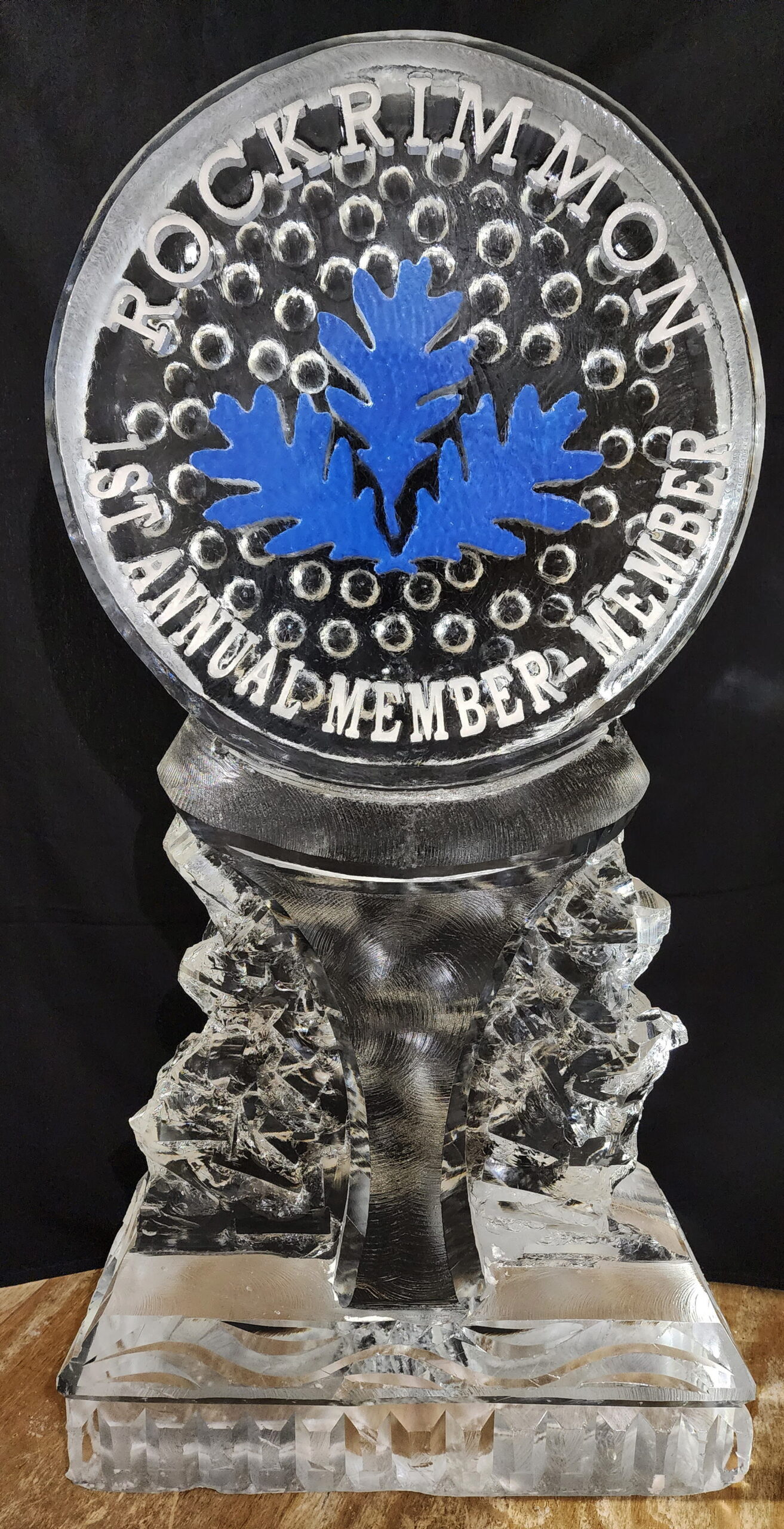 Blue snowflake commemorative ice sculpture