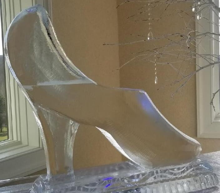 Modern abstract sail-shaped ice sculpture