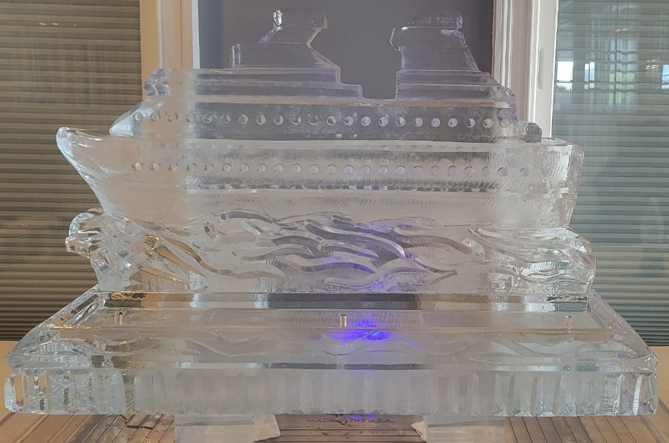 Layered architectural ice sculpture