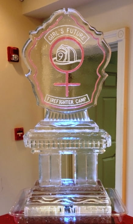 Wine glass engraved ice sculpture