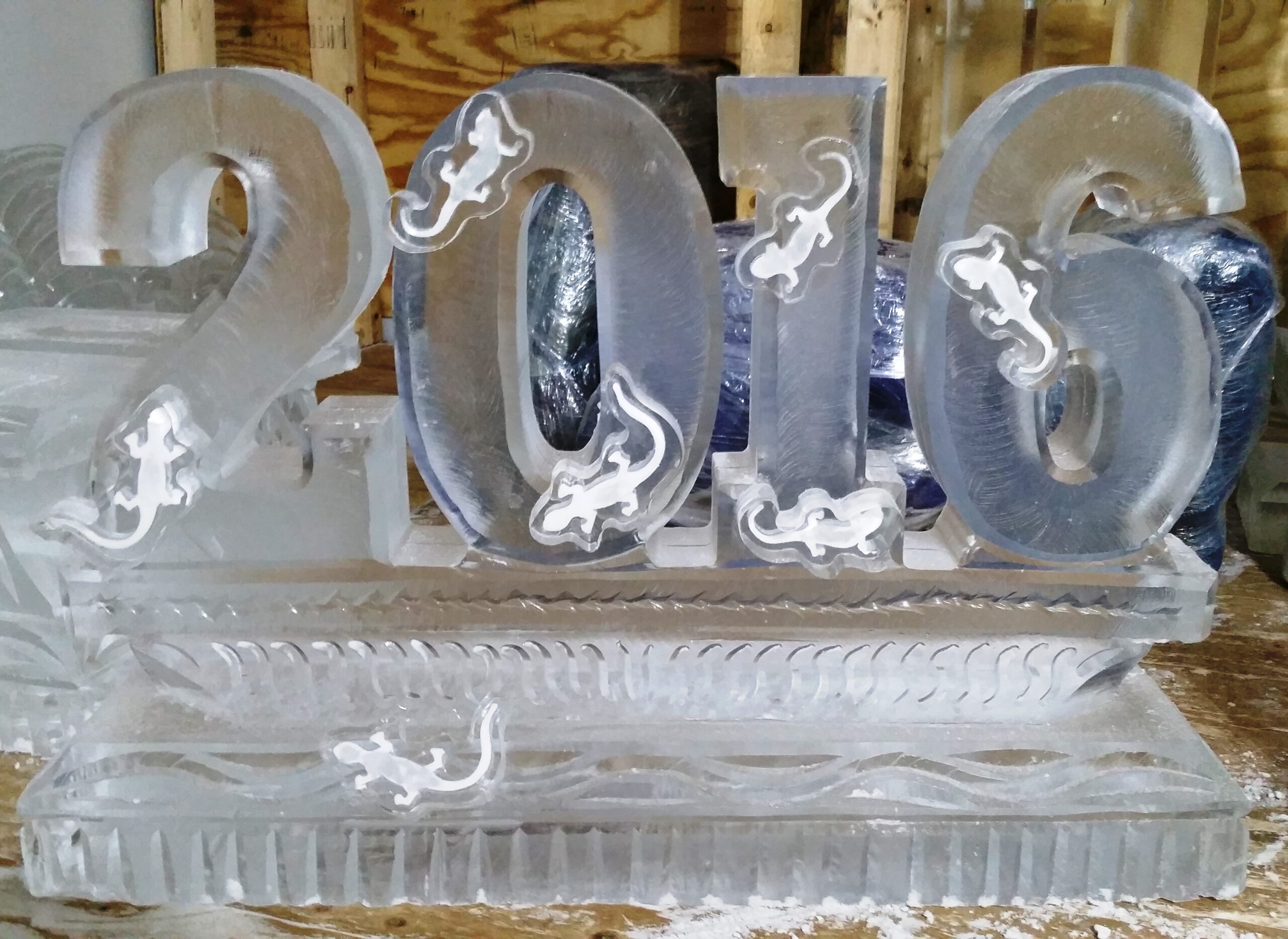 2018 graduation ice sculpture