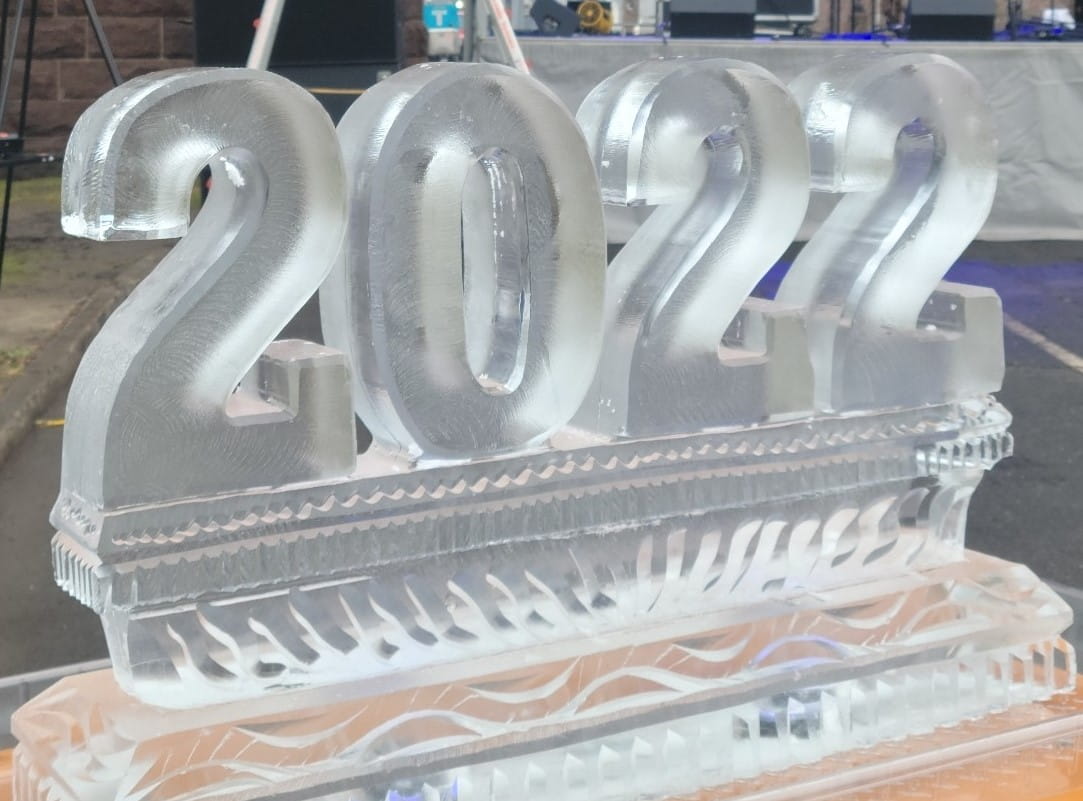 2022 graduation ice sculpture