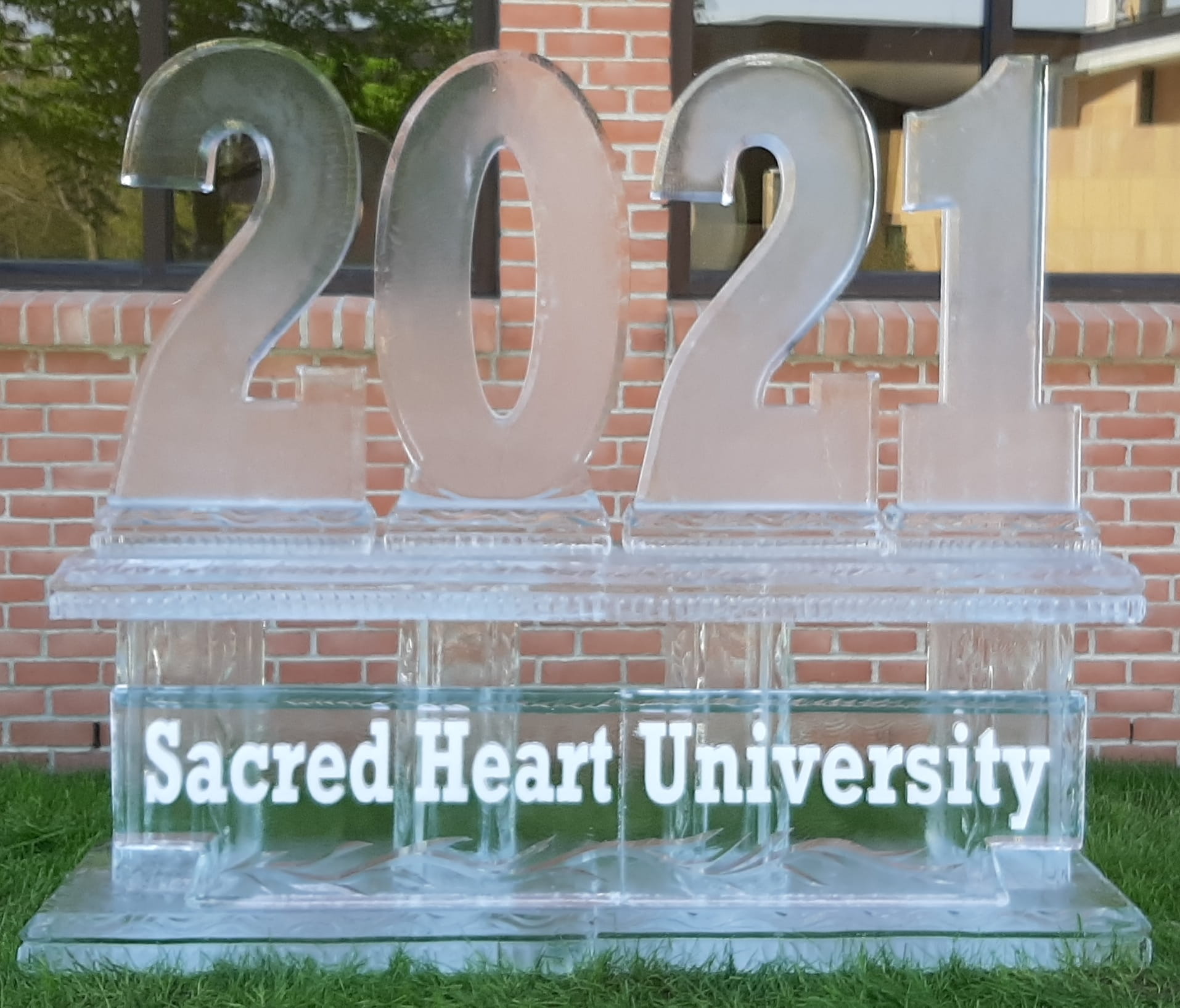 Sacred Heart University 2021 graduation ice sculpture