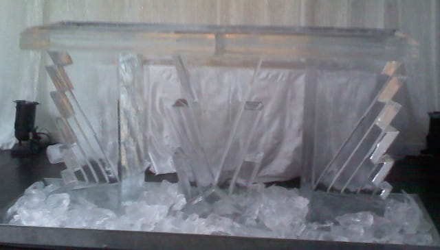 Ice bar with frosted serving counter
