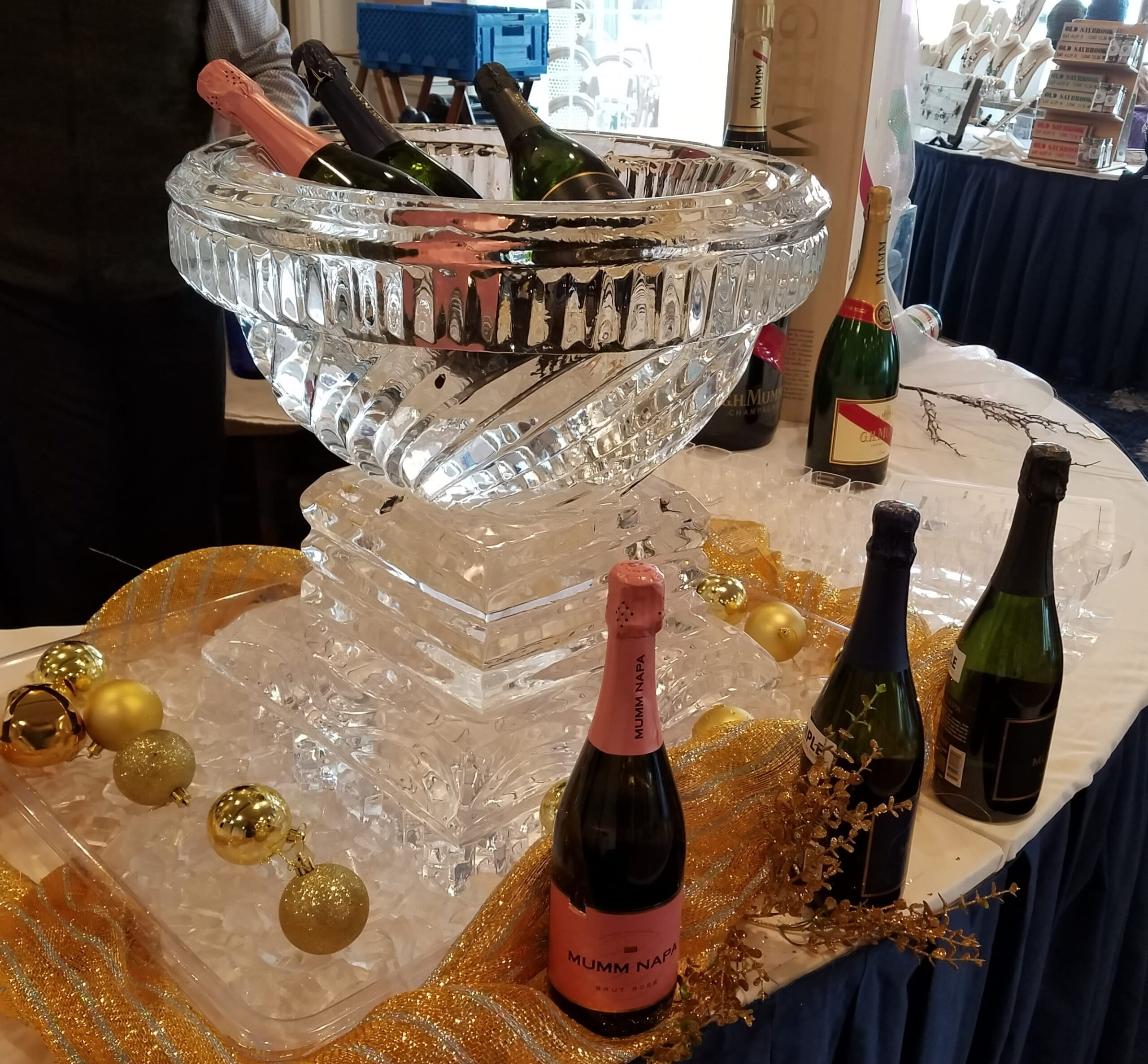 Ice bowl beverage display