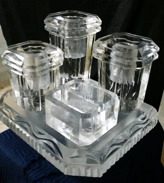 Ice shot glass serving station