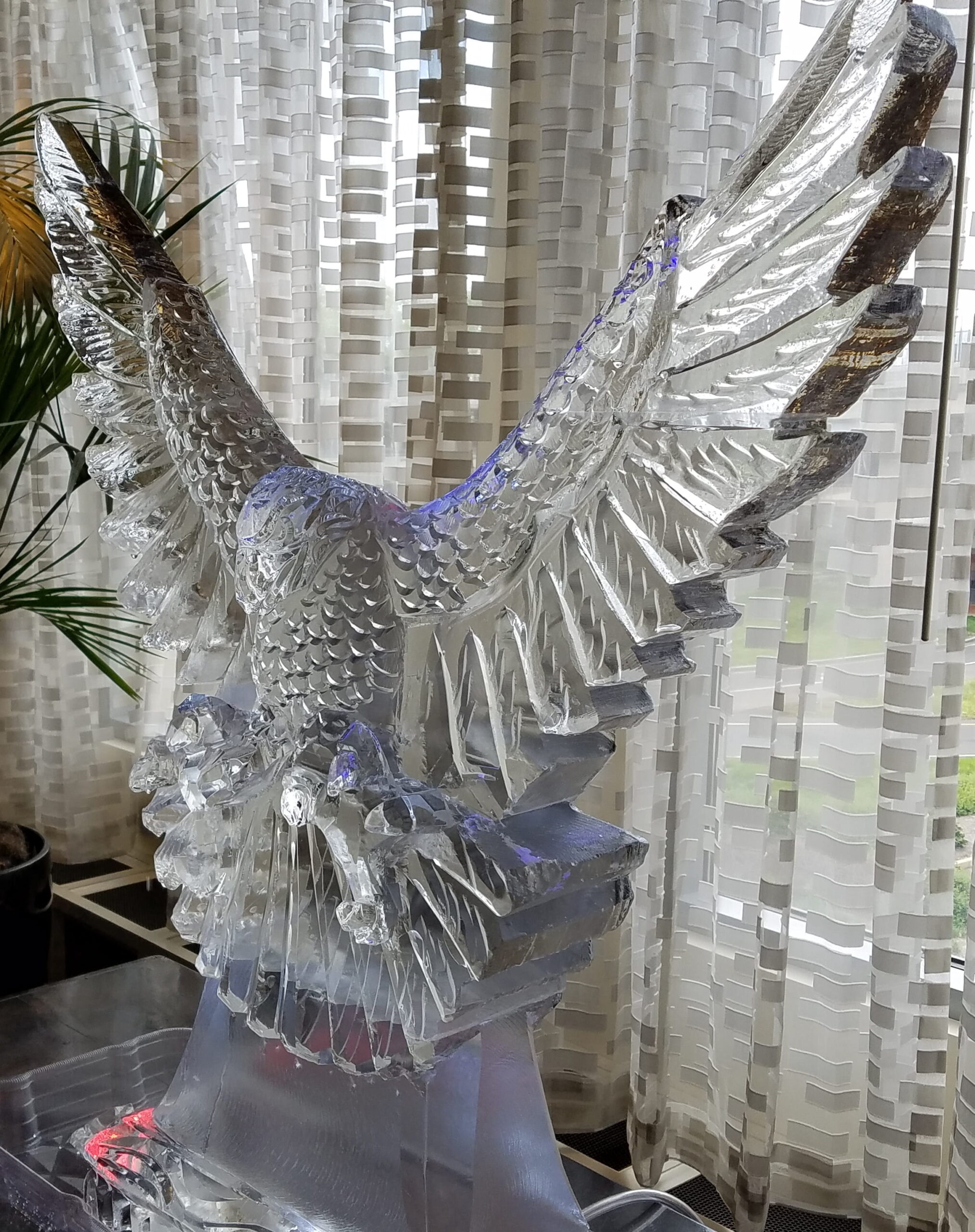 Eagle with spread wings ice sculpture